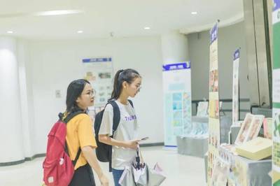 在東軟，如何通過圖書出租培養你的文藝范？